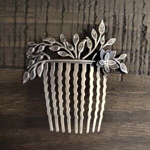 [NOT FOR SALE] The Good Collective Hair Comb